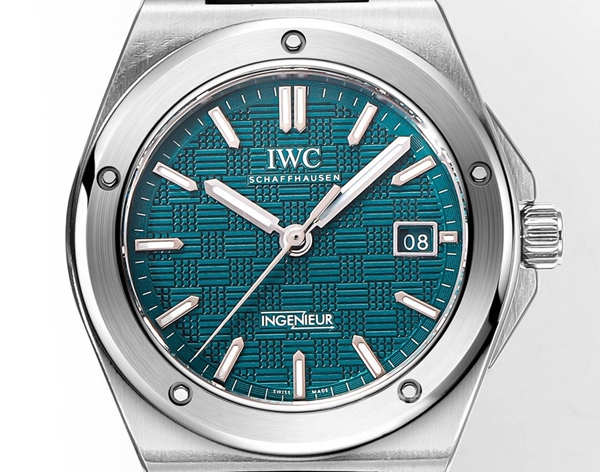 アイ・ダブリュー・シー背面デザイン